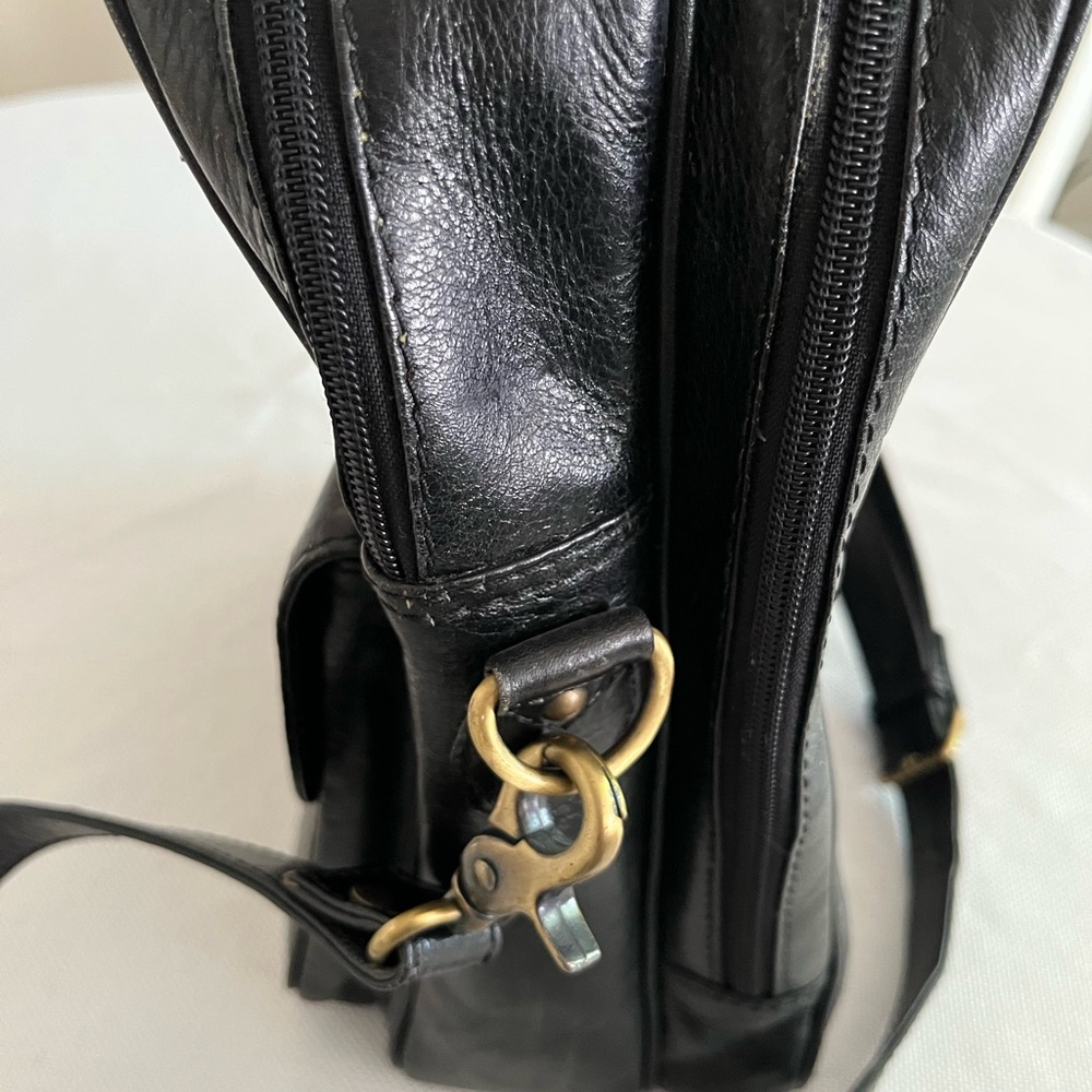 Vintage 70’s Luciano black Italian leather messenger bag. - Picture 6 of 9